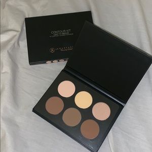 NEW ABH (Anastasia Beverly Hills) Contour Kit